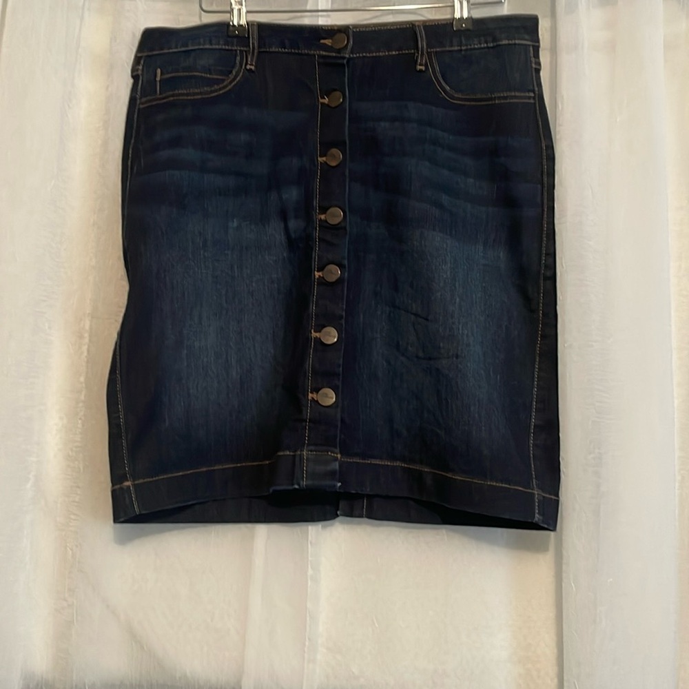 Rickie’s women’s denim button down skirt size 10